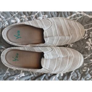 YUU women's shoes size 10